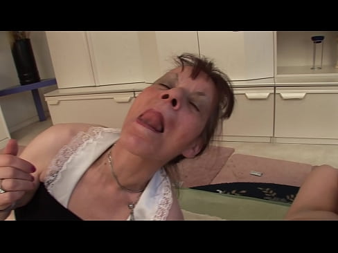 ❤️ Zwei Großmütter und ein Großvater haben einen Dreier ☑ Porno fb bei porn de.killvs.top ﹏