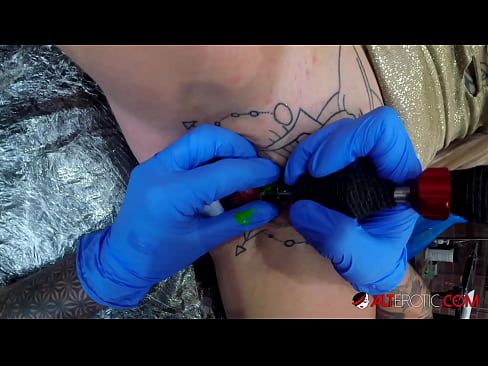 ❤️ Extrem tätowierte Hottie Sully Savage hat ein Tattoo auf ihrer Klitoris ☑ Porno fb bei porn de.killvs.top ﹏